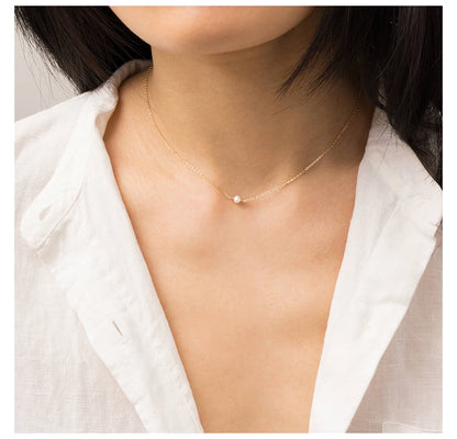 Lilah Minimal Pearl Necklace