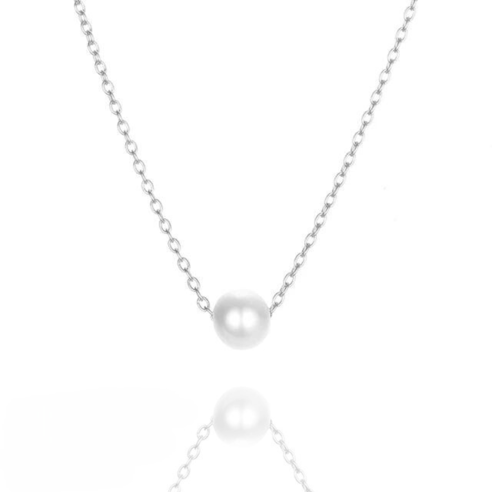 Lilah Minimal Pearl Necklace